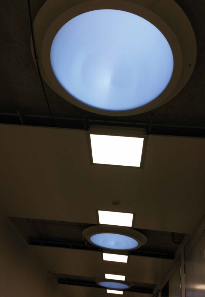 Begehbare Oberlichter für nachträglich mehr Tageslicht im Untergeschoss - Berit Paracelsus Klinik Speicher - Heliobus AG