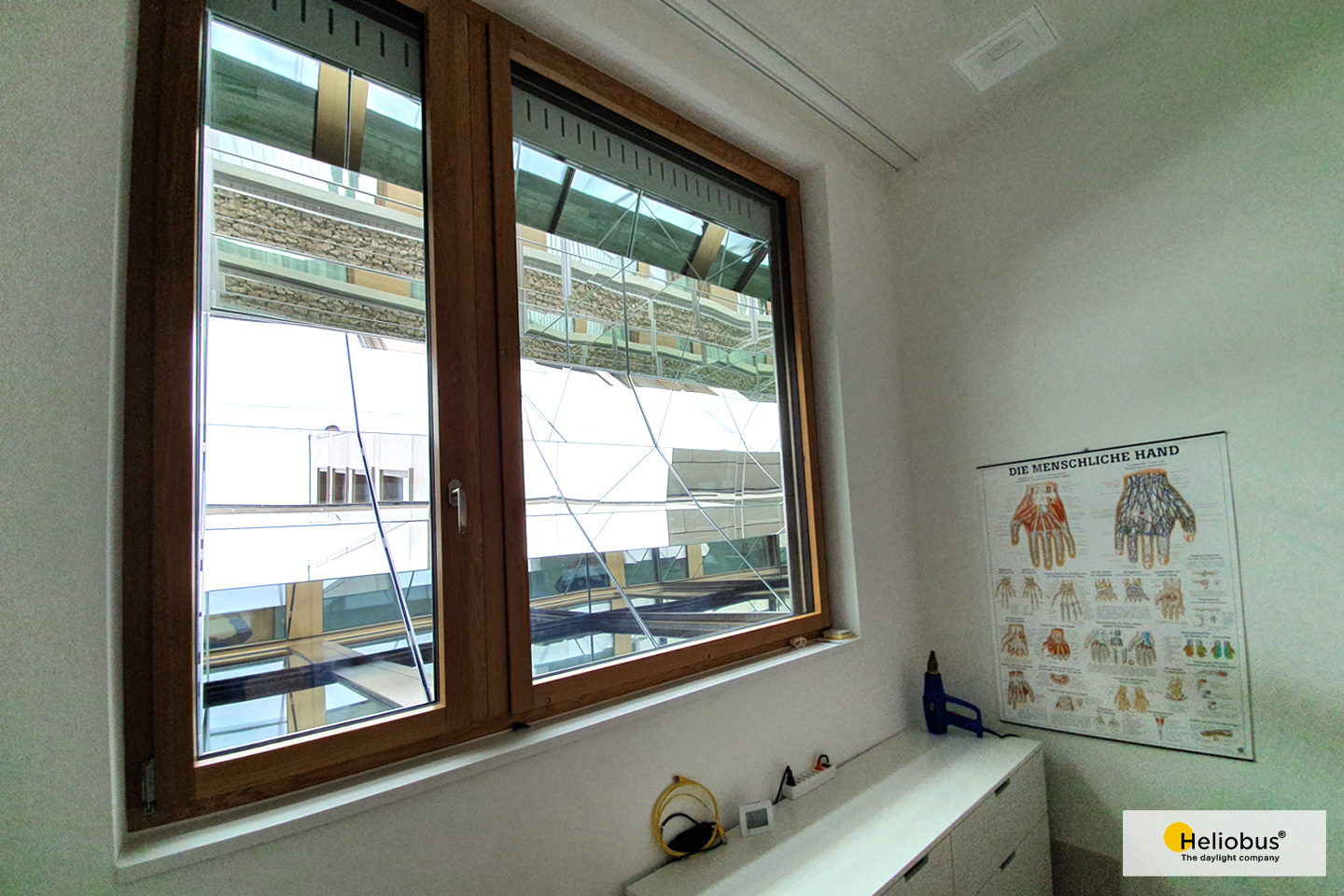 Heliobus Spiegelschacht Tageslichtversorgung für Praxisräume im Untergeschoss.